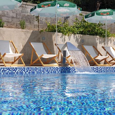 Grejm Family Apartments Petrovac Екстер'єр фото