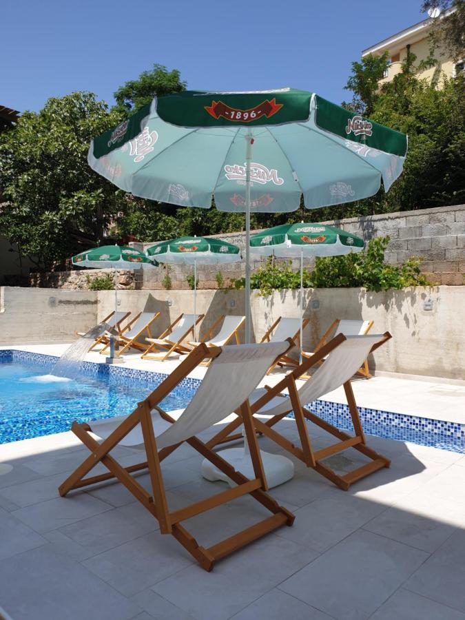 Grejm Family Apartments Petrovac Екстер'єр фото