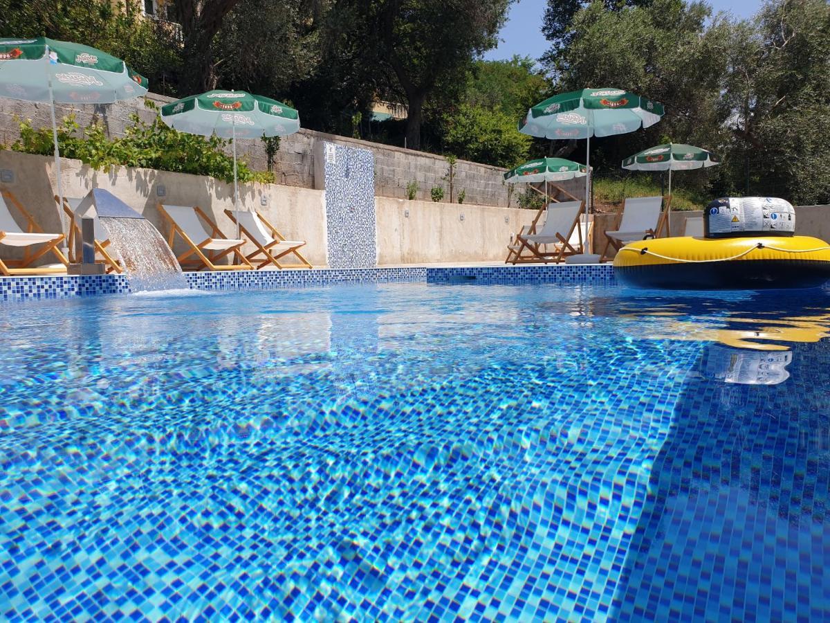 Grejm Family Apartments Petrovac Екстер'єр фото